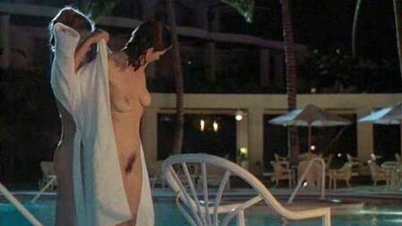 Scena di nudo con Stephanie Niznik e Dana Delany - ScandalPlanetCom