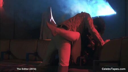 Tristan Risk completamente nudo