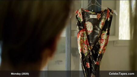Denise Gough – nuda in primo piano e scene di sesso in alcune scene bollenti
