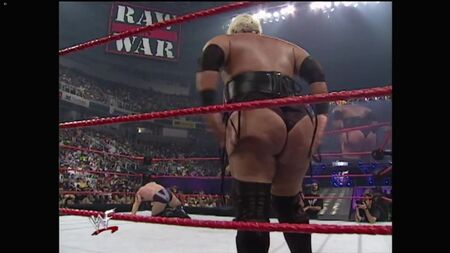 Raccolta di scene con il sedere dei rikishi