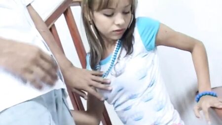 Selina ricoperta di sperma dopo aver succhiato e scopato