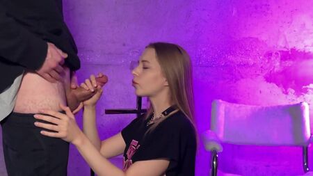Vuoi diventare un'attrice porno? Innanzitutto, mostra come puoi succhiare un cazzo!