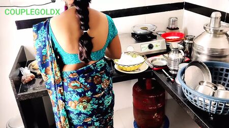 (Sesso in cucina) 6) La suocera continua a gemere finché non hanno finito di scopare