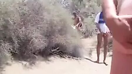 Lasciare che la moglie faccia una sega a uno sconosciuto in spiaggia TTT