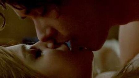 Scena di sesso con Chloe Grace Moretz - Se resto - ScandalPlanet.Com