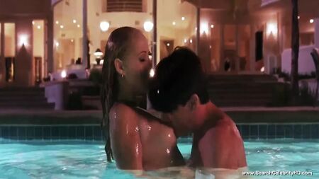 Scene di nudo di Elizabeth Berkley - Showgirls - HD