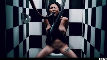 Hentai nella vita reale - Rae Lil Black si fa scopare in bocca e viene riempita di sborra alla grande