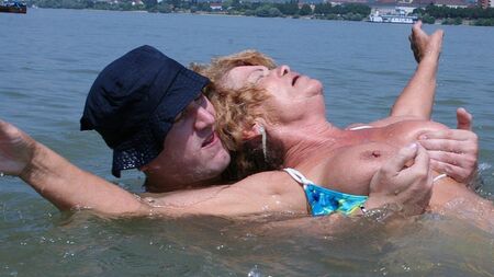 Salvare la vita di Effie dopo l'annegamento