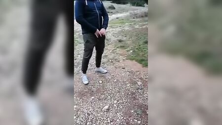 Una troia irlandese amante del dogging si fa scopare sulle montagne di Dublino