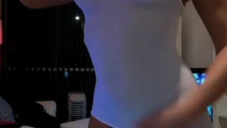 Ragazza di compagnia in videochat, parte 2: Luna da San Paolo