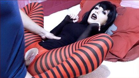La sexy sorellastra gotica - Mavis Cosplay