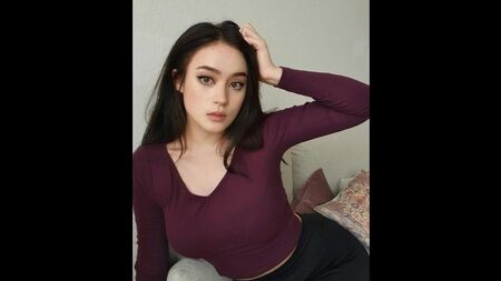 Jade Anh si masturba