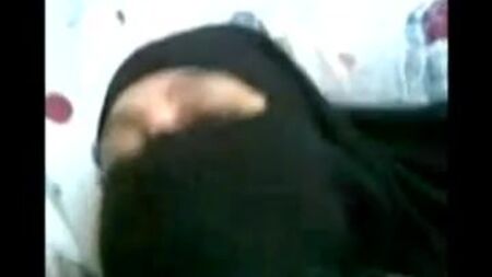 Moglie arabo-egiziana con il niqab