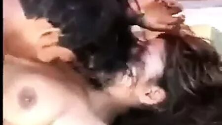 Sesso con ragazze indiane vergini