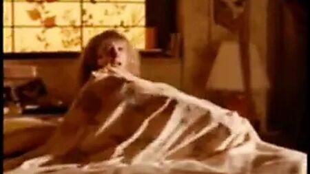 La celebrità nuda Teri Garr