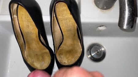 La mia ragazza di Cumming indossa di nuovo i tacchi da lavoro neri