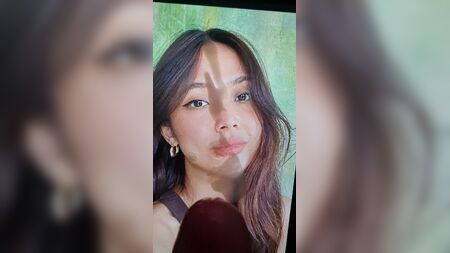 Nur Syaira, troia malese, tributo di sperma