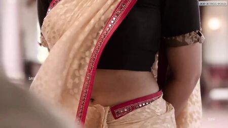 L'ombelico sexy di Ammu Abirami