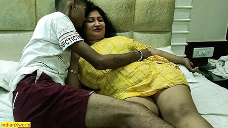 Sesso bollente con la bellissima sorellastra indiana! Sesso in famiglia indiano
