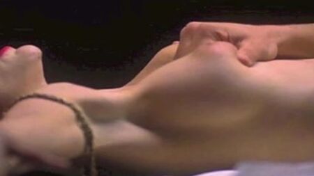 Alyssa Milano e Victoria Beckham nude in HD!