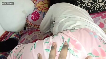 Scopata con la sorellastra addormentata, Neha Bhabhi