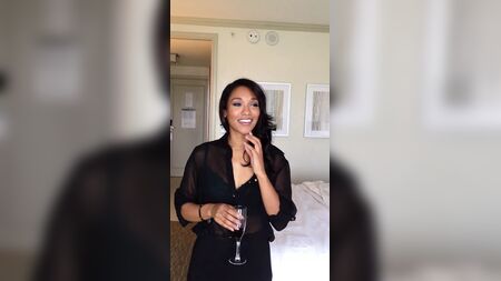 Candice Patton è bellissima durante le prove