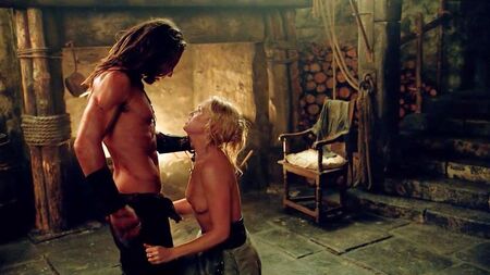 Hannah: nuove foto di nudo da "Black Sails" su ScandalPlanet.Com