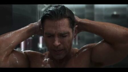 La scena della doccia in "Adam Demos: Sex Life"