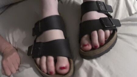 Ragazza di 19 anni con le Birkenstock