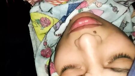 Tradimento con la bella moglie del vicino che indossa l'hijab