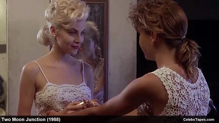 Sherilyn Fenn e Kristy McNichol: nudo integrale e sesso sfrenato