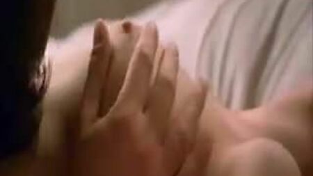 Angelina Jolie fa sesso in *Il peccato originale*