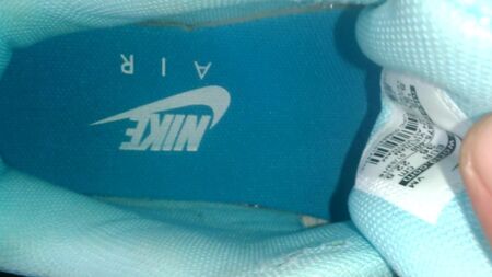 La prima volta con la mia ragazza in un paio di Nike Air Max nuove