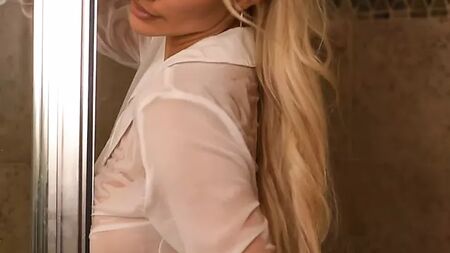 Il video di nudo di Lindsey Pelas su OnlyFans