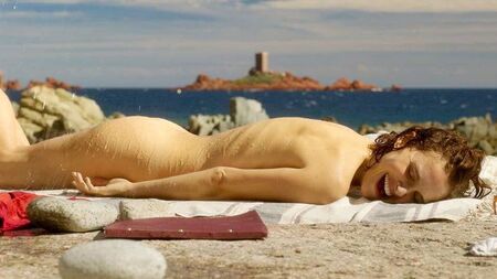La scena con il sedere nudo di Natalie Portman su ScandalPlanetCom