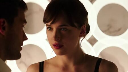 Dakota Johnson - Cinquanta sfumature di nero (2017)
