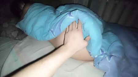 La ragazza assonnata si è concessa a lui completamente - GeroinNut
