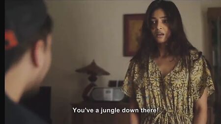 L'attrice Radhika Apte sta mostrando la sua vagina