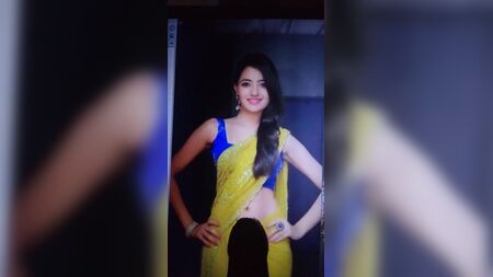 Rukshar Dhillon è sexy