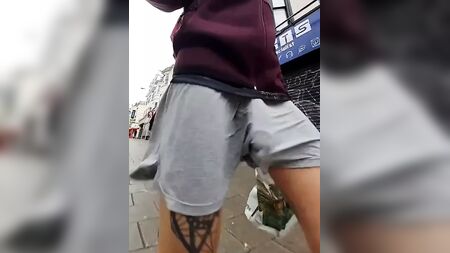 Indossa sempre la biancheria intima se c'è vento: all'aperto si nota un rigonfiamento evidente
