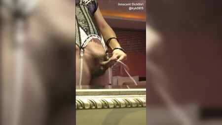 Innocent DickGirl - L'eiaculazione di YK #1