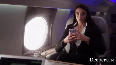 Più in profondità. Seth si sottomette alla sua caposquadra dominante, Angela White