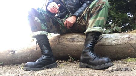 i ranger dell'esercito dei boschi si masturbano