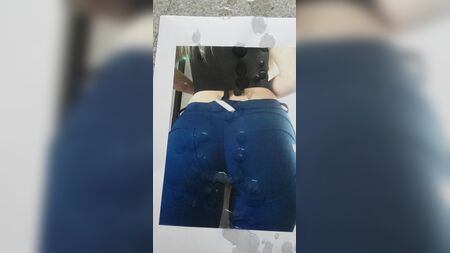 sborrata sul culo di Freddy in jeans
