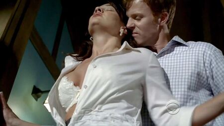 La scena sexy di Claudette Mink su ScandalPlanet.Com