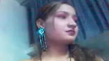 Hira, una vera e propria prostituta pakistana, smascherata dal suo cliente