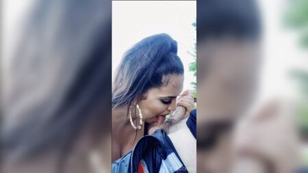 TS Bella Curves fa un pompino al suo allenatore dopo una corsa al parco