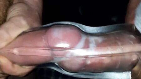 Two Buds: Creampie in un Fleshlight