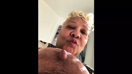 NONNA NERA IN GIRO DA PUTTANE