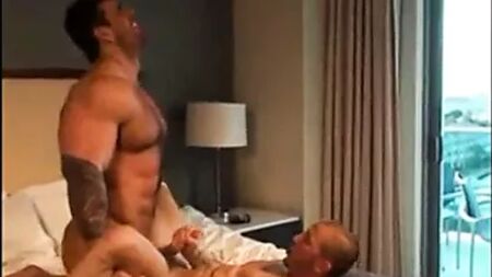 Zeb Atlas si scopa Brenn Wyson
